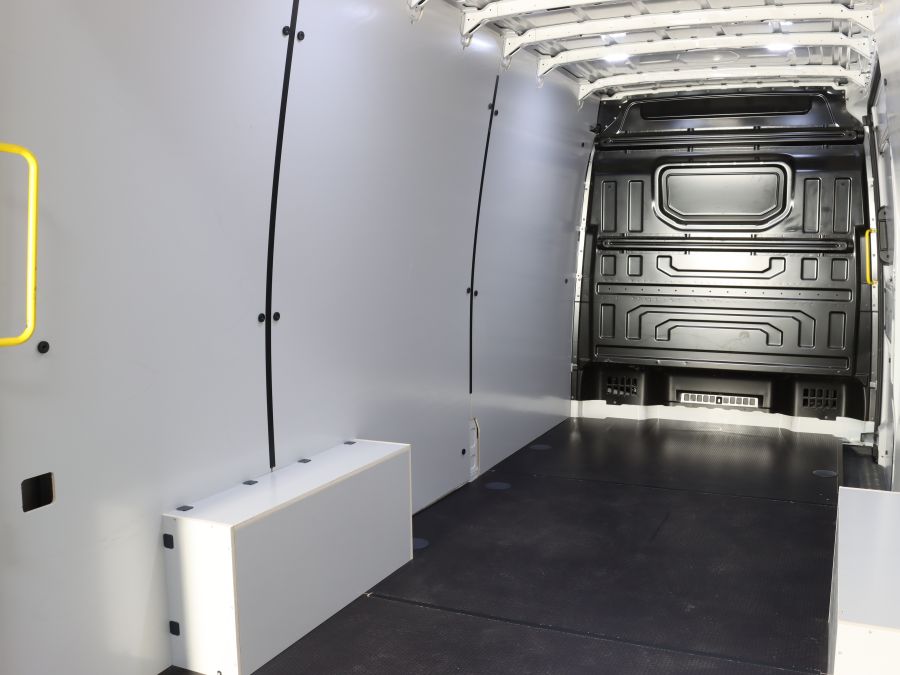 Aménagement bois pour véhicule utilitaire MERCEDES SPRINTER 2006